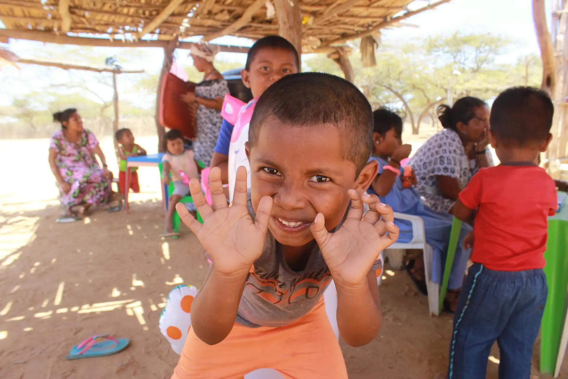 la guajira kid playing